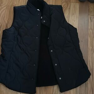 Women new vest with tags